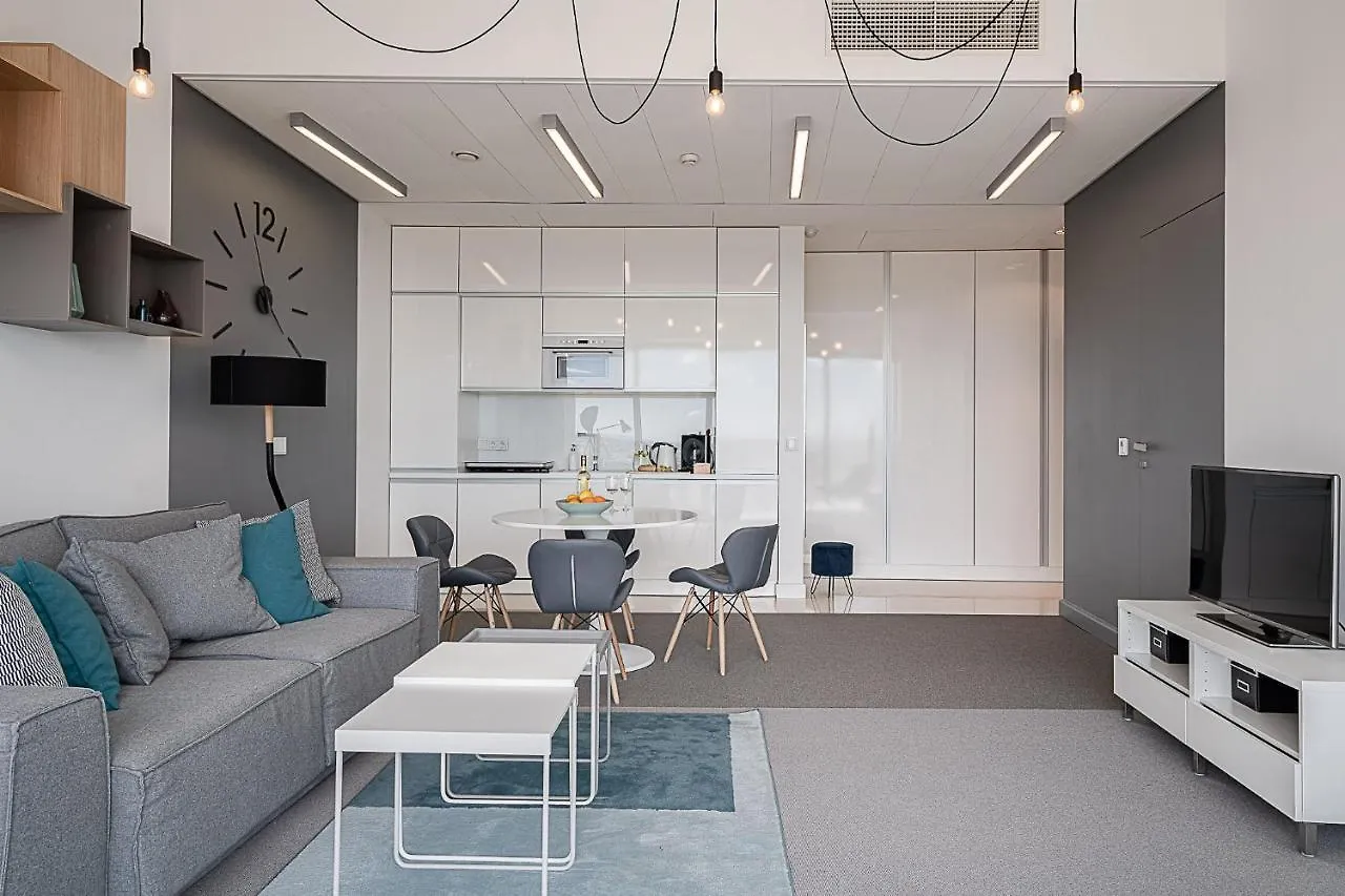 Rentplanet - Apartament Sky Tower Breslavia 0*,