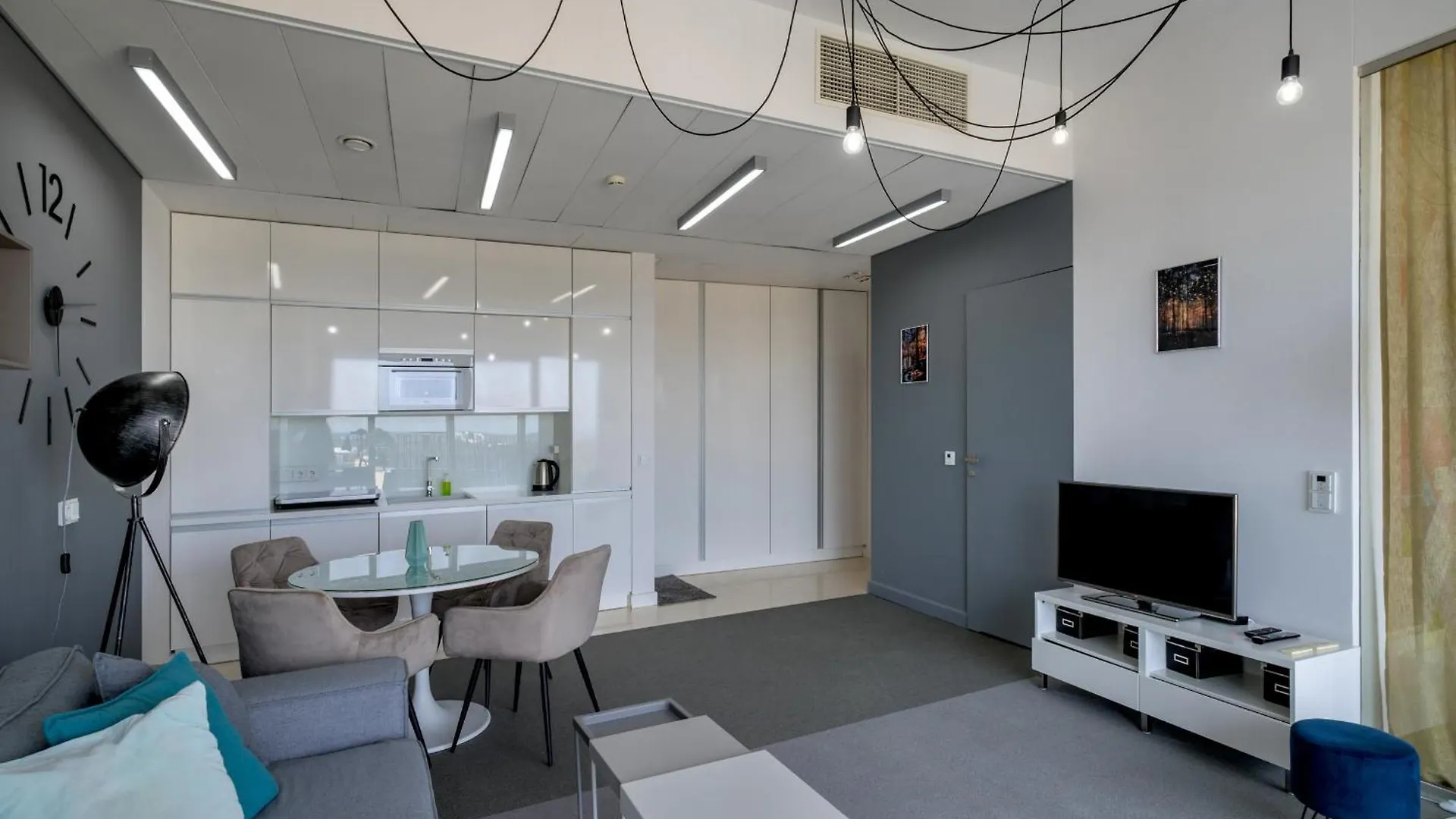 Rentplanet - Apartament Sky Tower Breslavia Apartamento