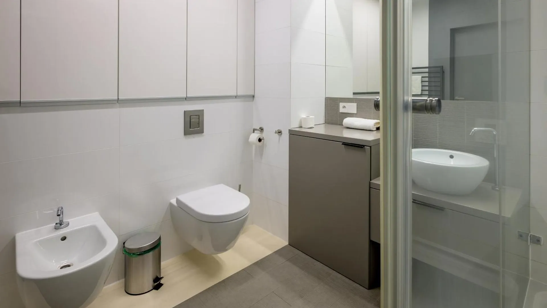 Apartamento Rentplanet - Apartament Sky Tower Breslavia