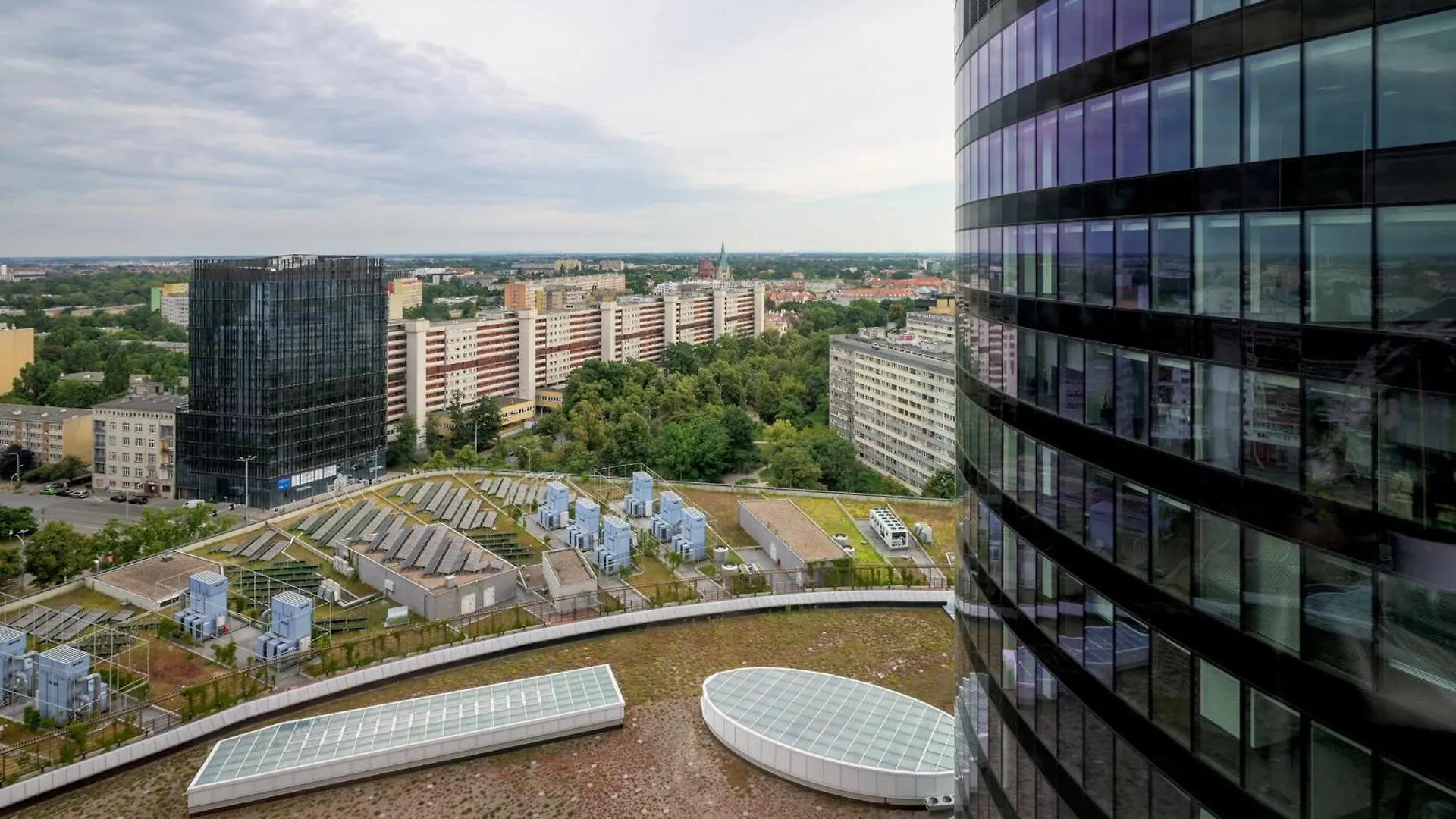 Rentplanet - Apartament Sky Tower Breslavia Apartamento