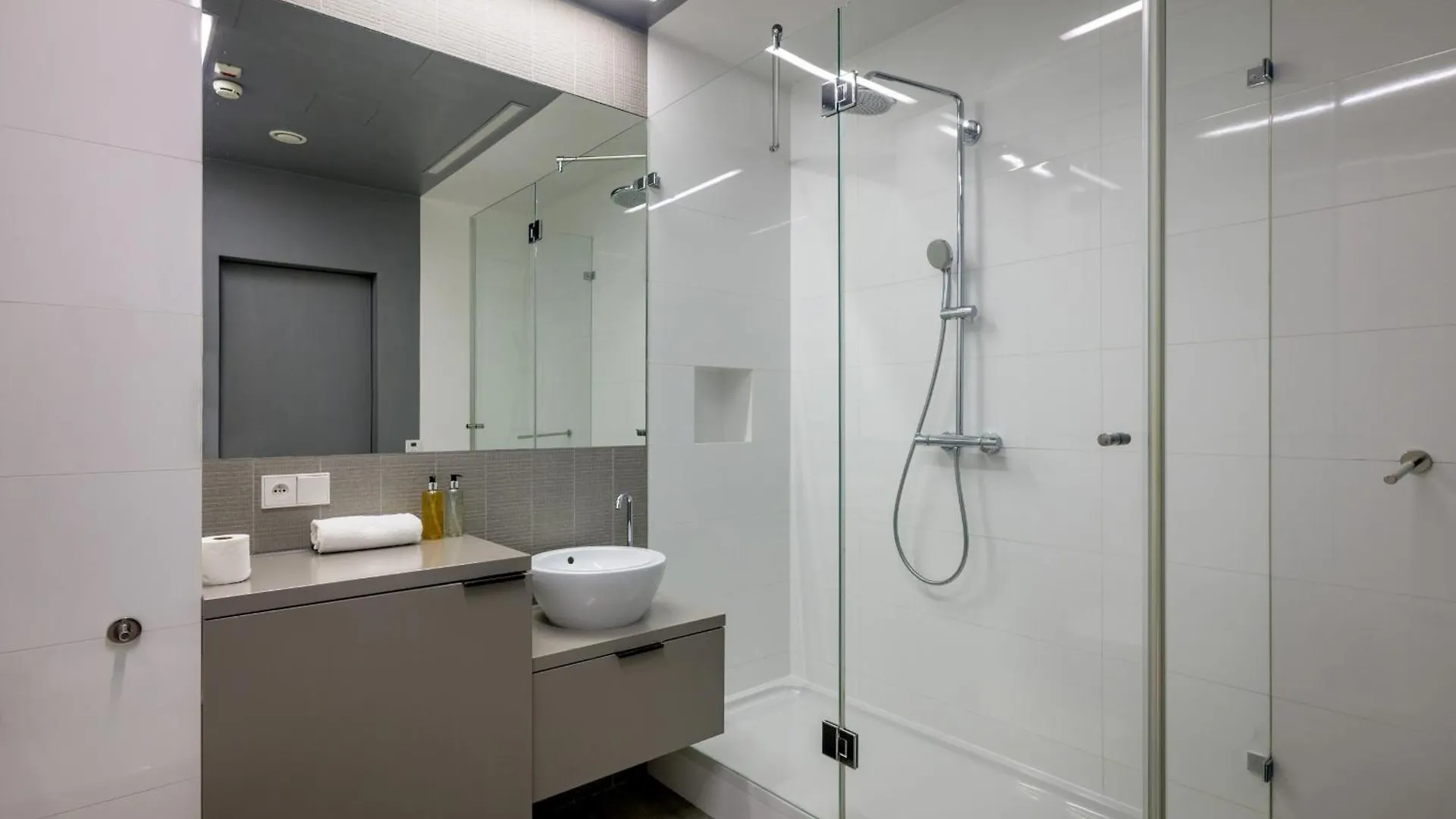 Rentplanet - Apartament Sky Tower Breslavia 0*,