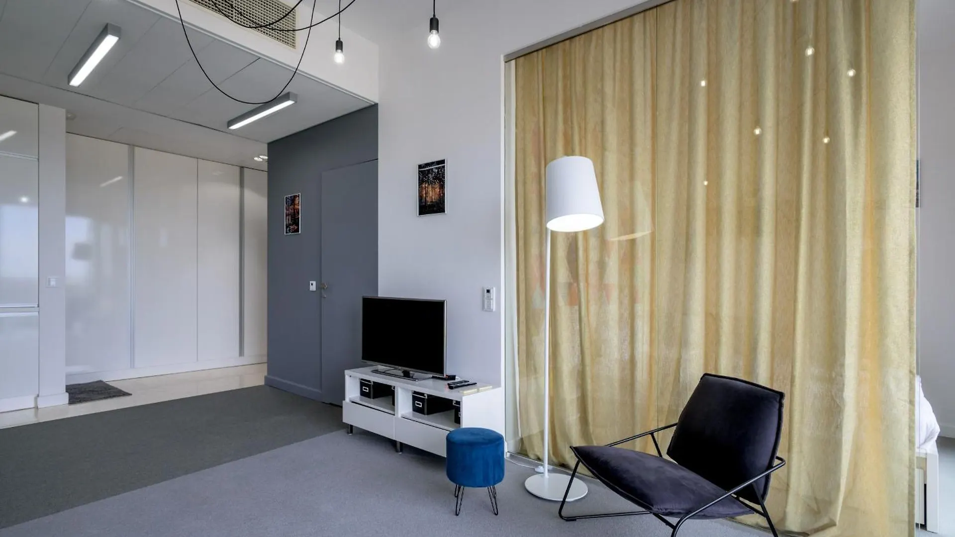 Rentplanet - Apartament Sky Tower Breslavia Apartamento