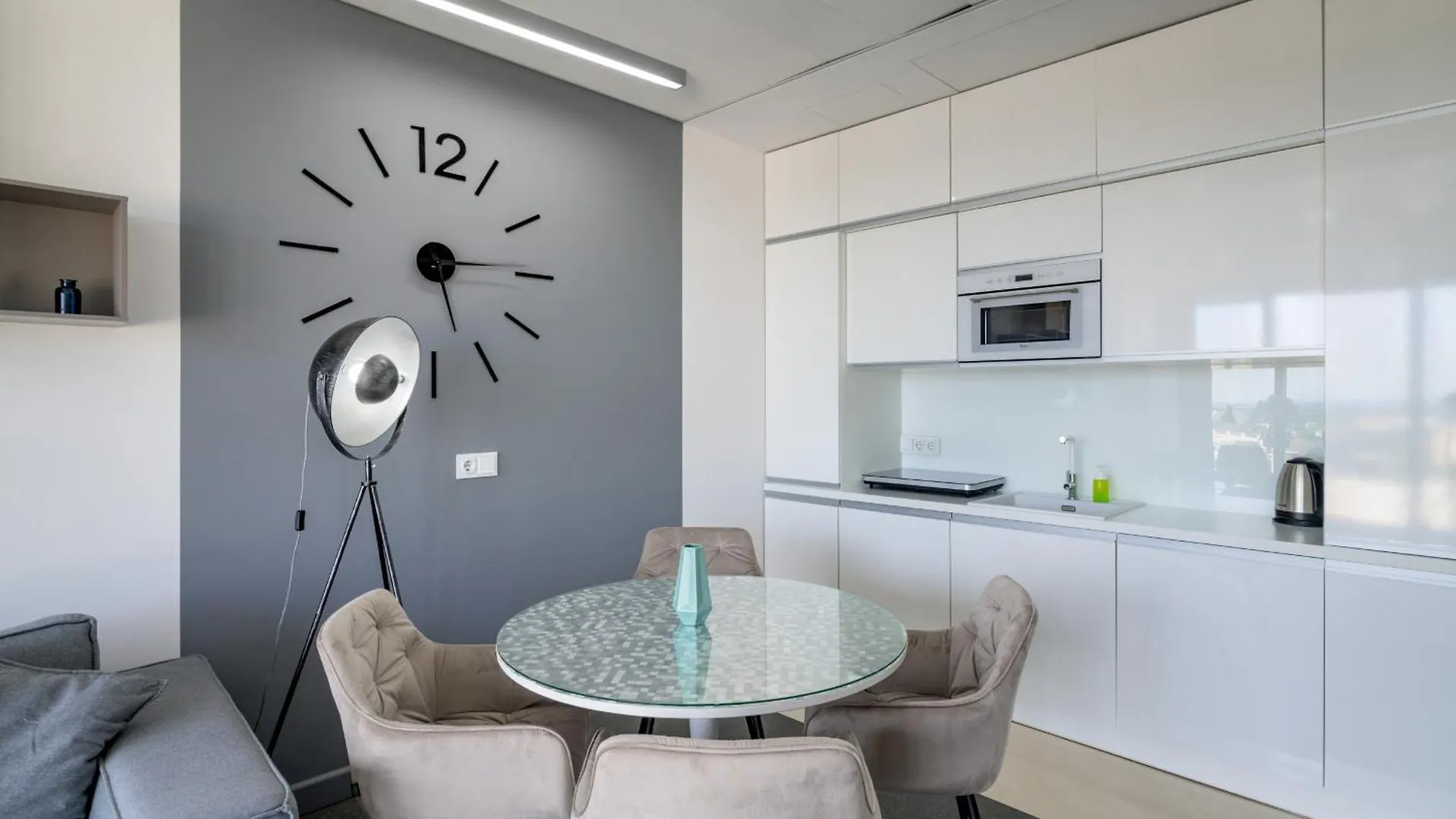 Rentplanet - Apartament Sky Tower Breslavia