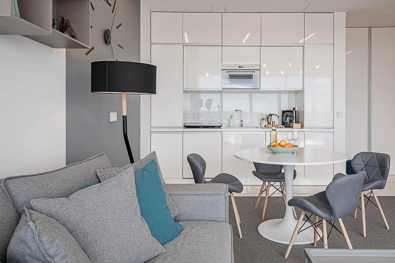 Rentplanet - Apartament Sky Tower 弗罗茨瓦夫