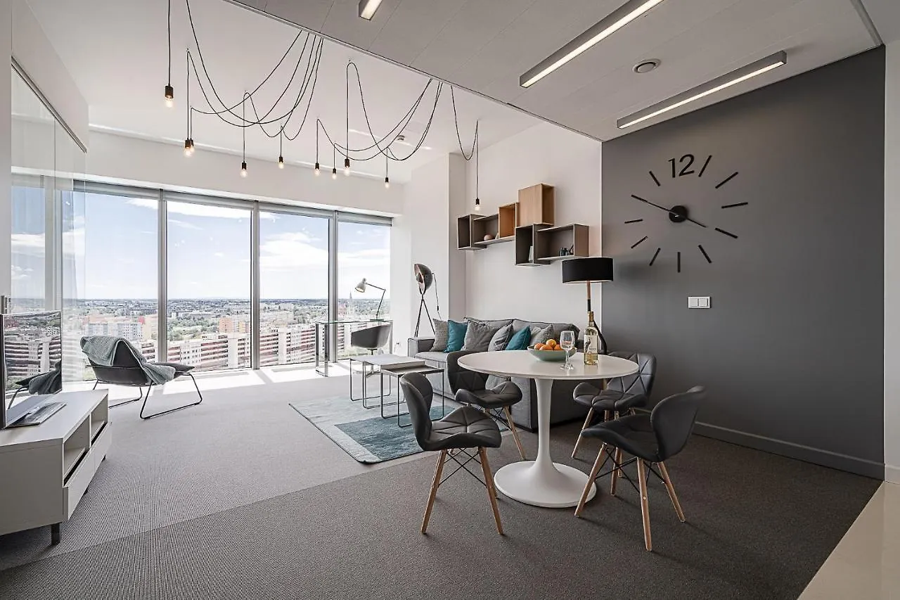 Rentplanet - Apartament Sky Tower 弗罗茨瓦夫 0*,